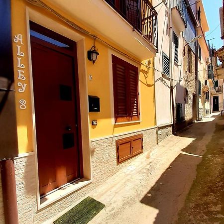 Alley 8 Scilla Exterior foto